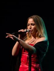 Helena Candeias "Canto um Fado à Vida"