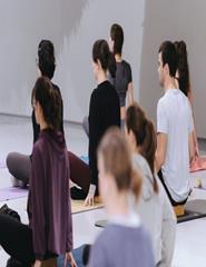 Yoga no Museu