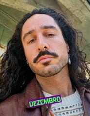 Práticas • Duarte Valadares - Random Reference