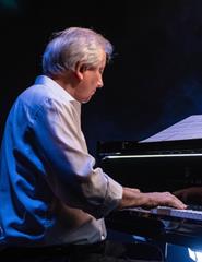 Wim Mertens Solo convida Ensemble da Orquestra de Guimarães