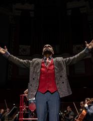 Oscar Castellino | Voz de Ópera de Goa