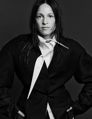 CARMINHO | Eu vou morrer de amor ou resistir