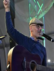 Luis Simenta Canta Abril