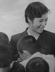 CINECLUBE | CRIANÇAS À PROCURA DE MÃE