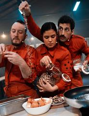 Comer a Terra - uma peça de teatro-comestível - Teatro da Didascália