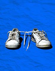 UM CIGARRO E QUATRO PARES DE TÉNIS, de Ema Fonseca