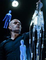 DURA DITA DURA | TEATRO DE FERRO [PT] | Fora dos Eixos