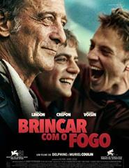 CLOSE-UP | BRINCAR COM O FOGO